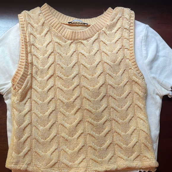 Multiple tops 🔻ALL SOLD🔻 - Picture 2 of 6